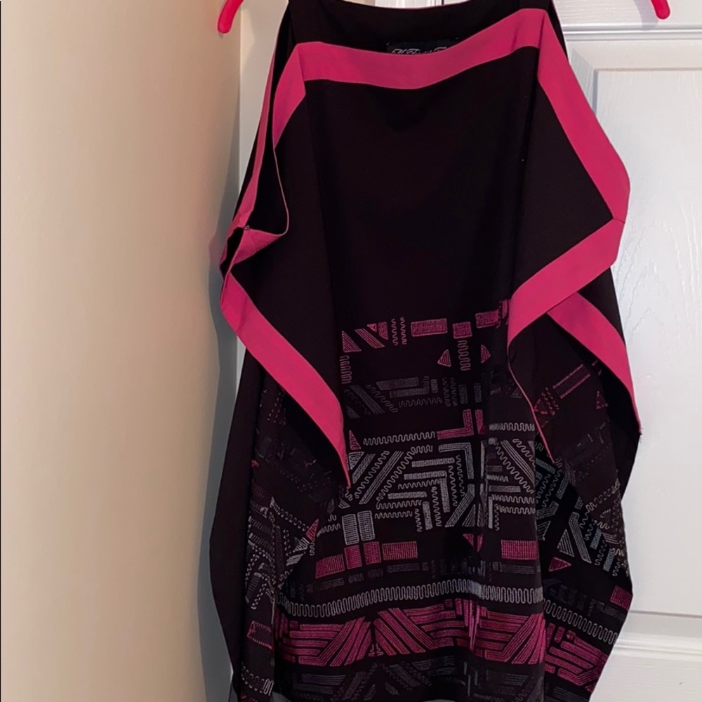 Very pretty Aztec print pink dress!!!
